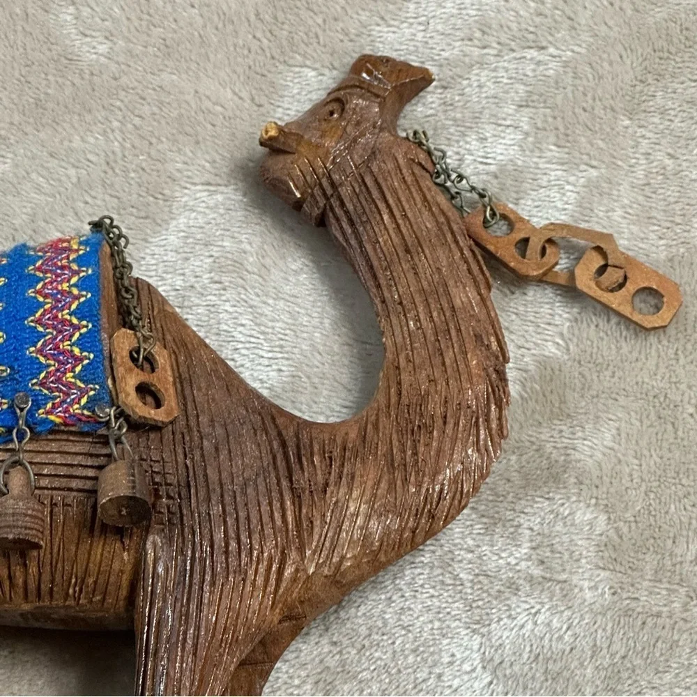 Camel Carved Blanket Chain Vintage